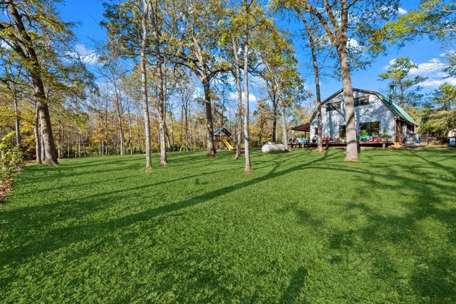 521 Camilla Lake Rd, Coldspring, TX 77331