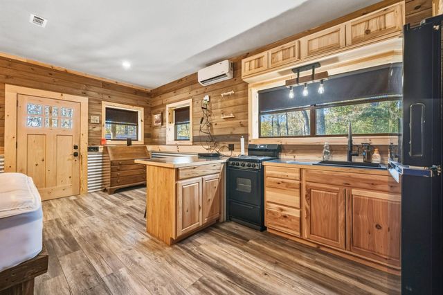 521 Camilla Lake Rd, Coldspring, TX 77331