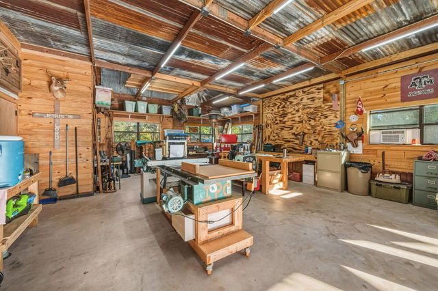 521 Camilla Lake Rd, Coldspring, TX 77331