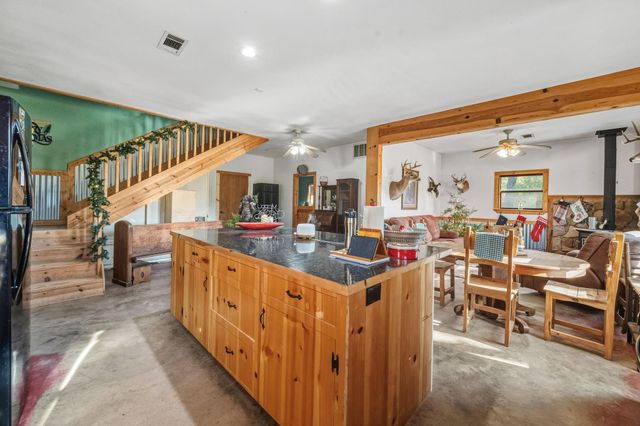 521 Camilla Lake Rd, Coldspring, TX 77331