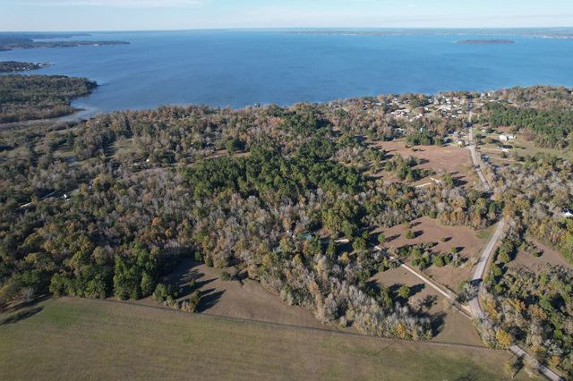 521 Camilla Lake Rd, Coldspring, TX 77331