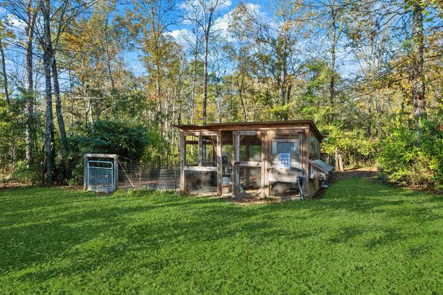 521 Camilla Lake Rd, Coldspring, TX 77331