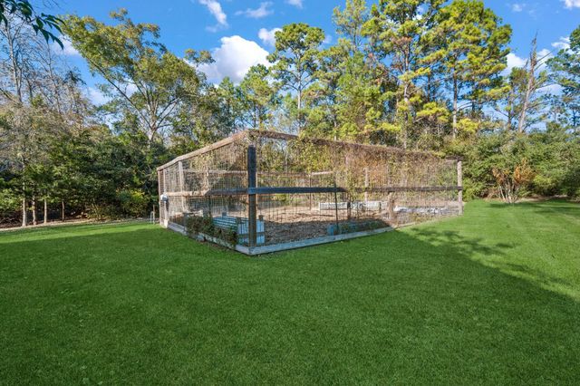 521 Camilla Lake Rd, Coldspring, TX 77331