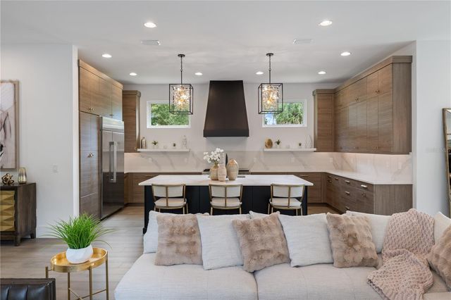 2015 N PARK AVENUE, Winter Park, FL 32789