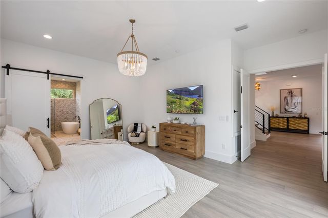 2015 N PARK AVENUE, Winter Park, FL 32789