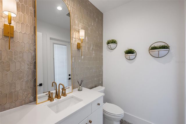 2015 N PARK AVENUE, Winter Park, FL 32789