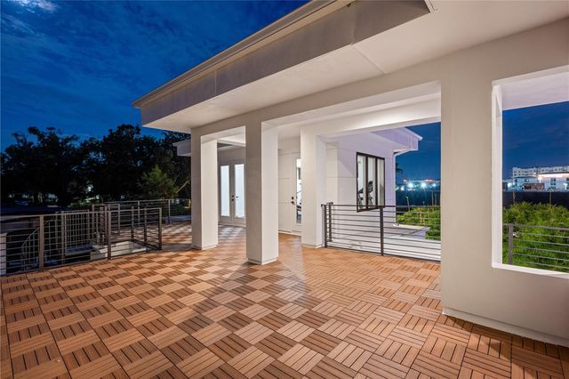 2015 N PARK AVENUE, Winter Park, FL 32789