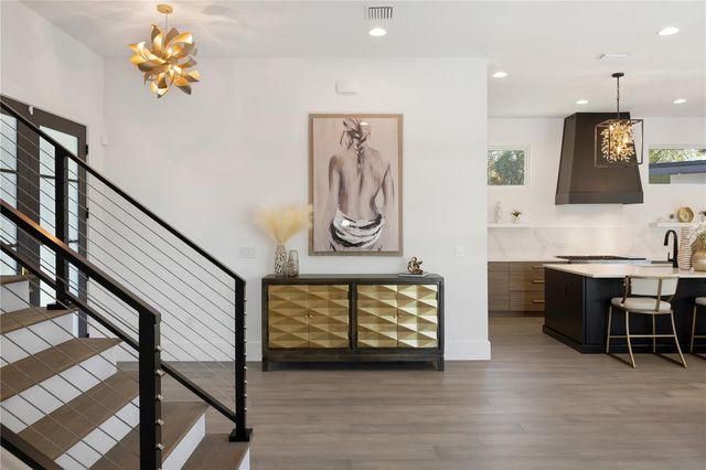 2015 N PARK AVENUE, Winter Park, FL 32789