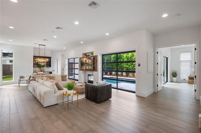 2015 N PARK AVENUE, Winter Park, FL 32789