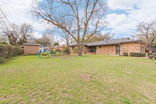 1001 Princeton Place, Cleburne, TX 76033