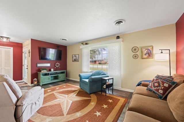 1001 Princeton Place, Cleburne, TX 76033