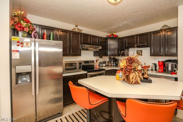 908 Bristol Lane, Streetsboro, OH 44241