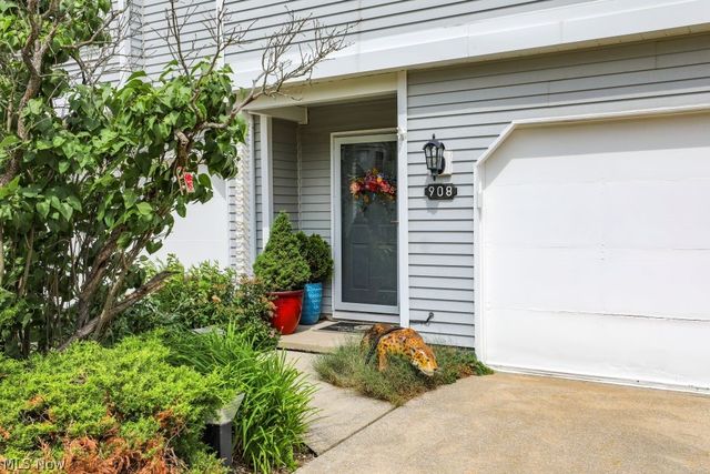 908 Bristol Lane, Streetsboro, OH 44241