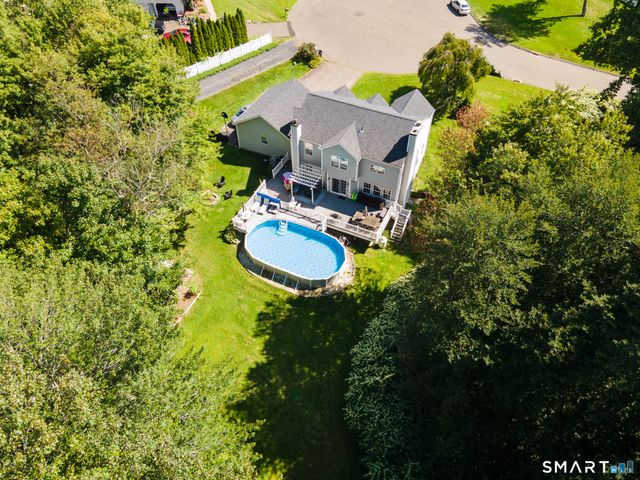 2 Quail Hollow Court, Beacon Falls, CT 06403