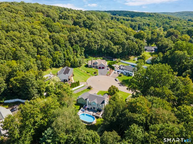 2 Quail Hollow Court, Beacon Falls, CT 06403