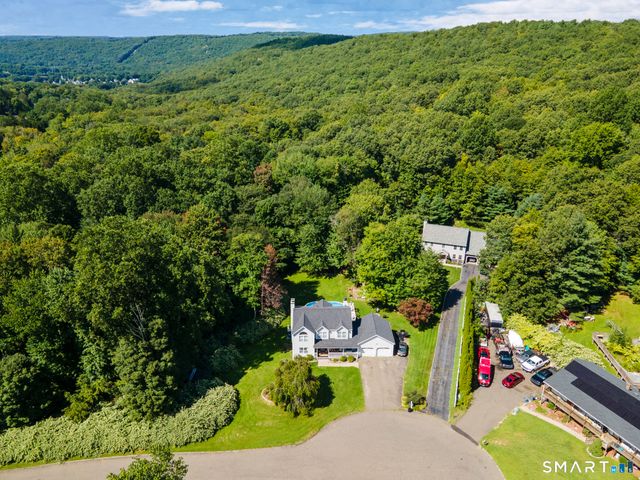 2 Quail Hollow Court, Beacon Falls, CT 06403