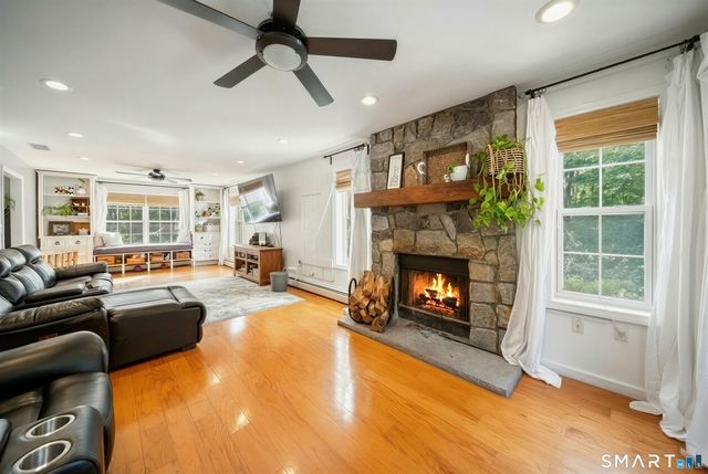 2 Quail Hollow Court, Beacon Falls, CT 06403