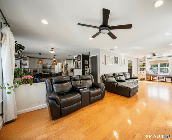 2 Quail Hollow Court, Beacon Falls, CT 06403