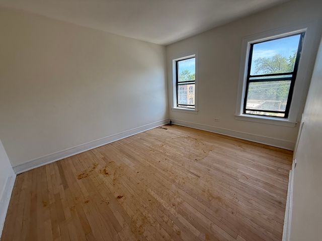 7351 N Damen Avenue 18, Chicago, IL 60645