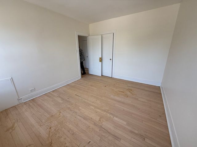 7351 N Damen Avenue 18, Chicago, IL 60645
