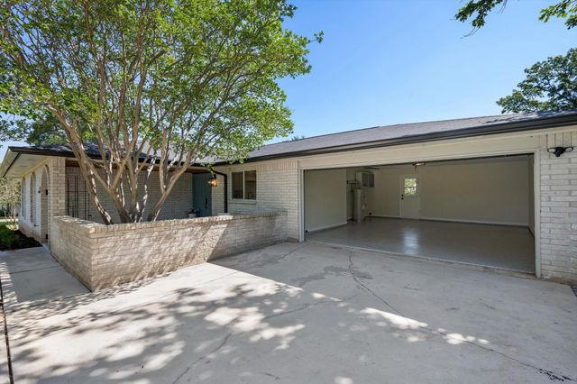 109 Woodland RD, Georgetown, TX 78628