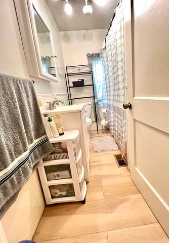 13 Berkley St, Fitchburg, MA 01420