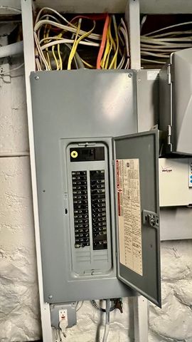 13 Berkley St, Fitchburg, MA 01420