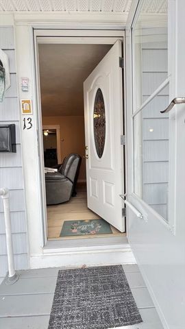 13 Berkley St, Fitchburg, MA 01420