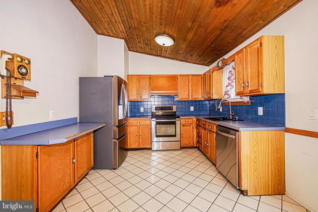 7882 BRIGHTON CT, Pasadena, MD 21122