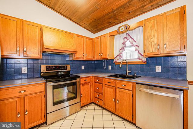 7882 BRIGHTON CT, Pasadena, MD 21122