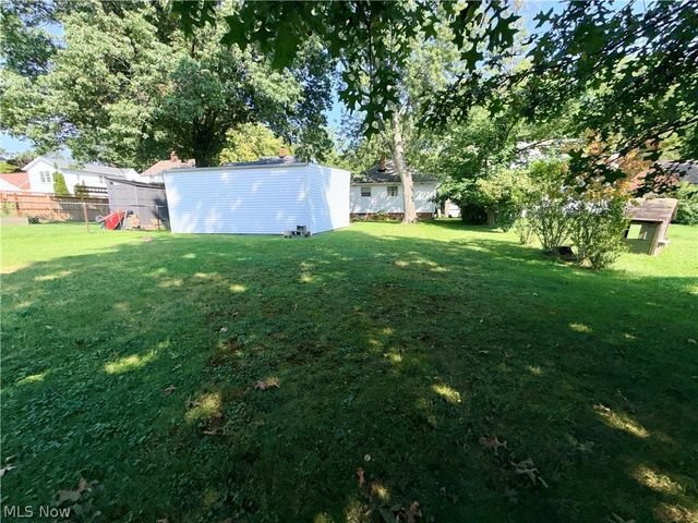 1754 Sunview Road, Lyndhurst, OH 44124