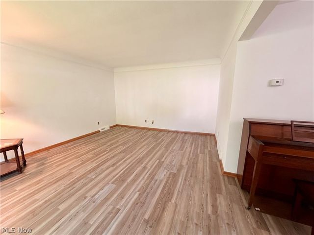 1754 Sunview Road, Lyndhurst, OH 44124