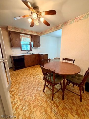 1754 Sunview Road, Lyndhurst, OH 44124