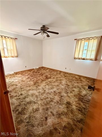 1754 Sunview Road, Lyndhurst, OH 44124