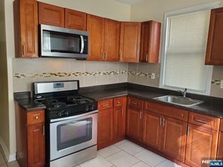 924 18th Street, Newark, NJ 07108