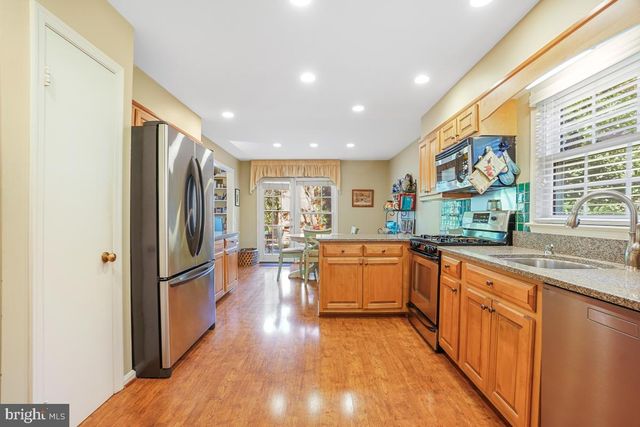 10336 DEMOCRACY LN, Potomac, MD 20854