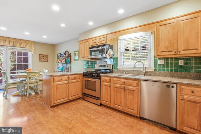 10336 DEMOCRACY LN, Potomac, MD 20854