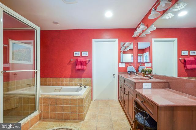 10336 DEMOCRACY LN, Potomac, MD 20854