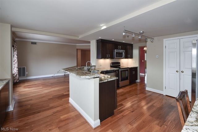 19000 Lake Road 2315, Rocky River, OH 44116