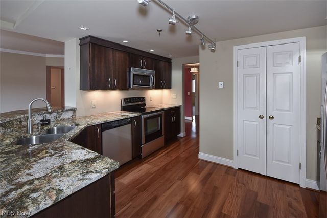 19000 Lake Road 2315, Rocky River, OH 44116