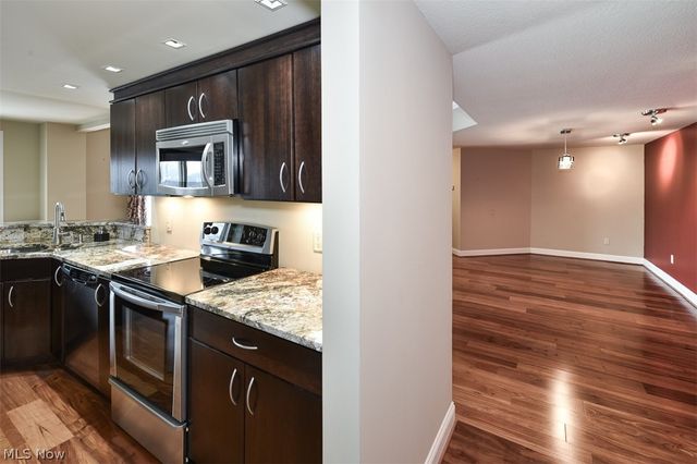 19000 Lake Road 2315, Rocky River, OH 44116