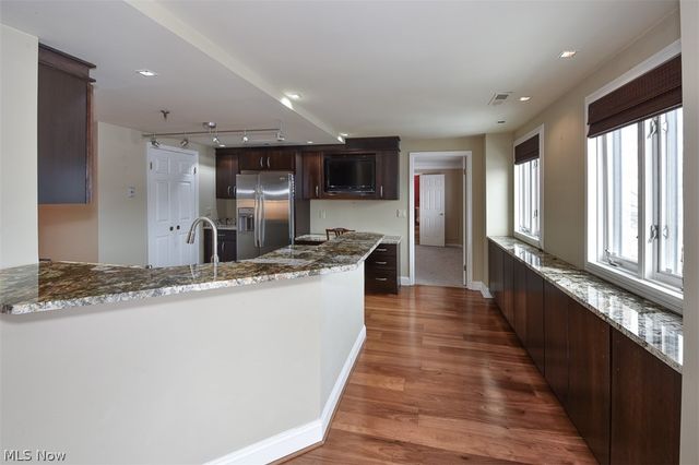 19000 Lake Road 2315, Rocky River, OH 44116