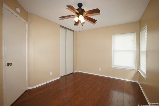 811 MEADOW SCAPE, Converse, TX 78109