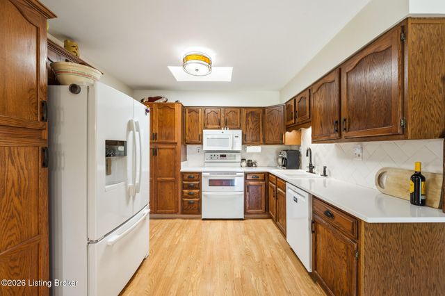 2809 Jomarie Ct, Louisville, KY 40220