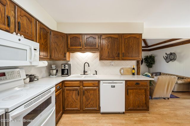 2809 Jomarie Ct, Louisville, KY 40220