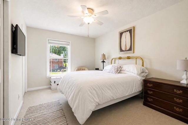 2809 Jomarie Ct, Louisville, KY 40220