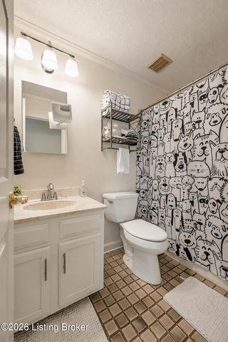 2809 Jomarie Ct, Louisville, KY 40220