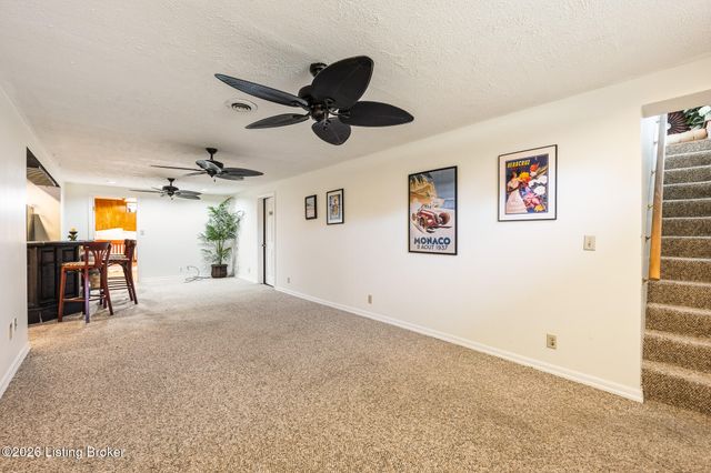2809 Jomarie Ct, Louisville, KY 40220