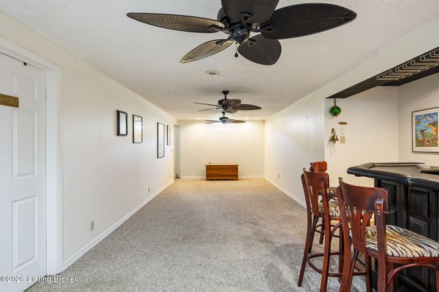 2809 Jomarie Ct, Louisville, KY 40220
