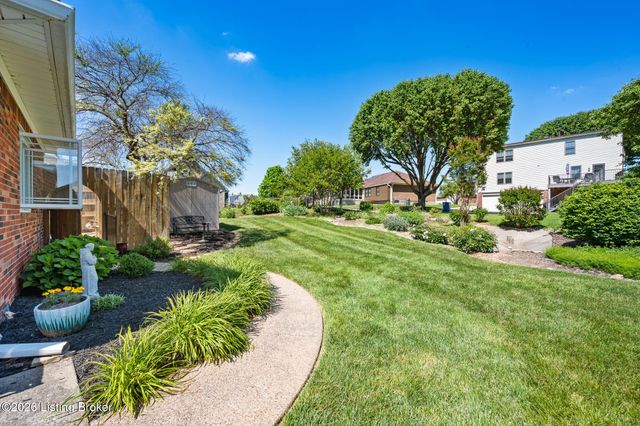 2809 Jomarie Ct, Louisville, KY 40220